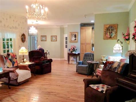 The 10 Best Assisted Living Facilities in The Villages, FL.